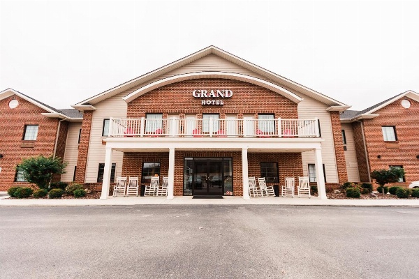 Grand Hotel image 2